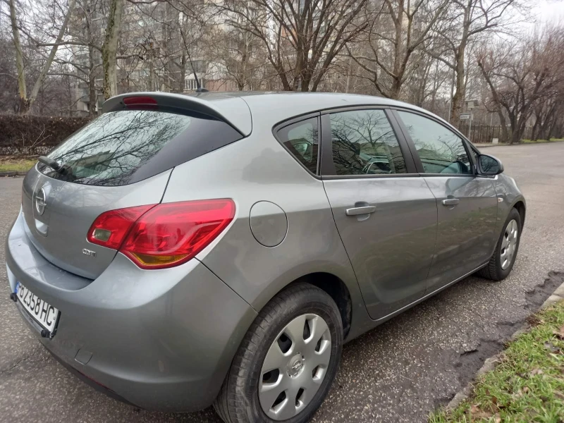 Opel Astra 1, 7 CDTI, снимка 3 - Автомобили и джипове - 52865278