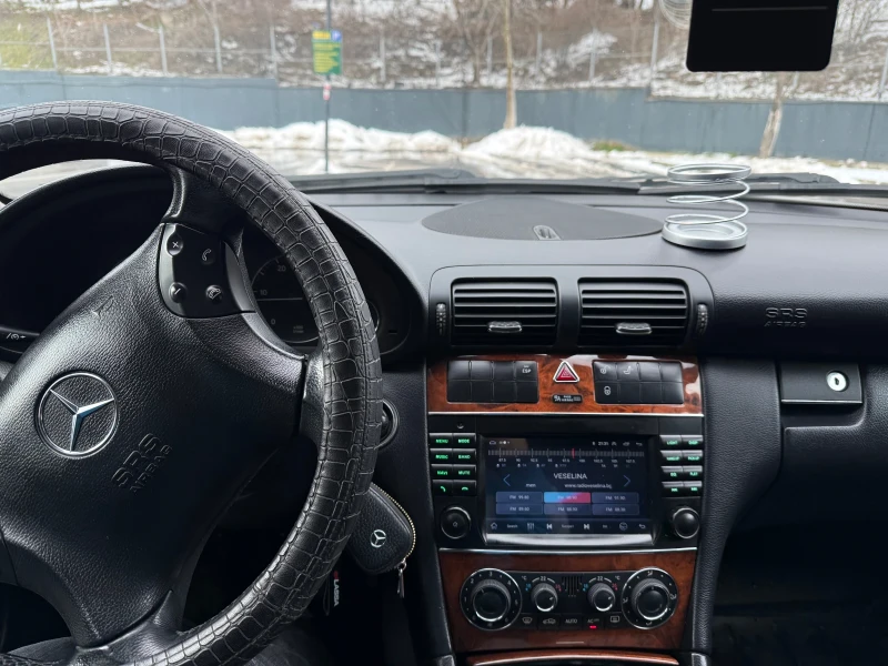 Mercedes-Benz C 220, снимка 6 - Автомобили и джипове - 53567180
