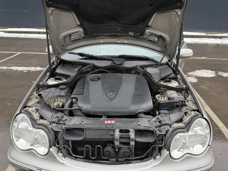 Mercedes-Benz C 220, снимка 5 - Автомобили и джипове - 53567180