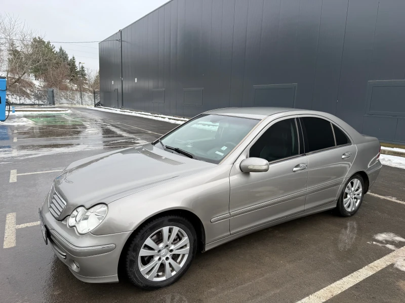 Mercedes-Benz C 220, снимка 11 - Автомобили и джипове - 53567180