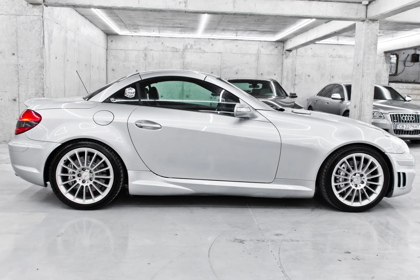 Mercedes-Benz SLK 55 AMG V8 - изображение 8