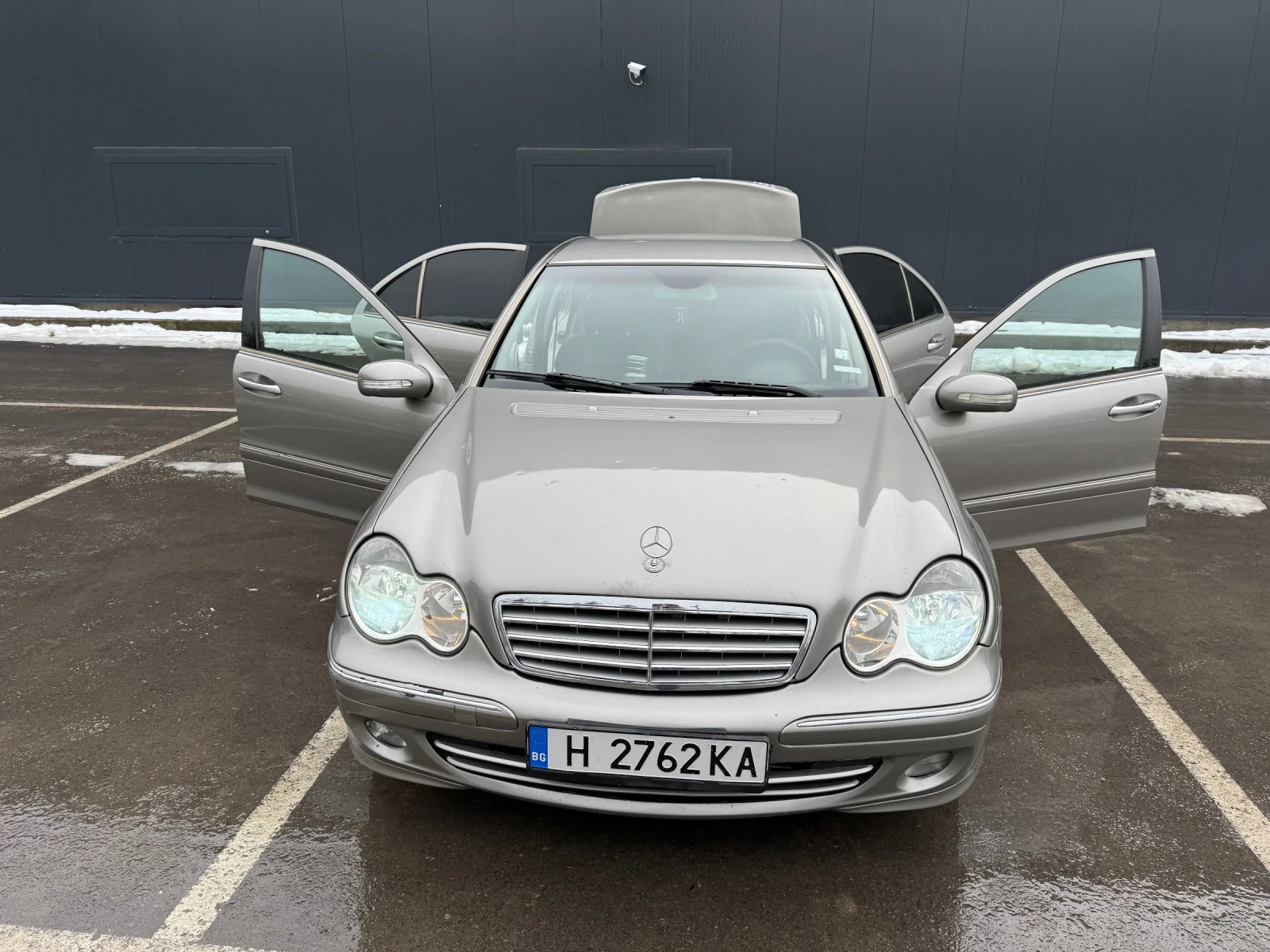 Mercedes-Benz C 220, снимка 13 - Автомобили и джипове - 53567180