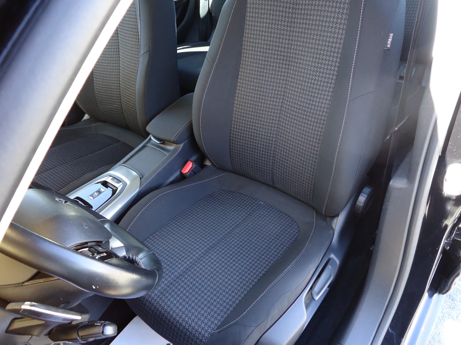 Peugeot 308 1.5 BlueHDI АВТОМАТИК, снимка 14 - Автомобили и джипове - 53805279