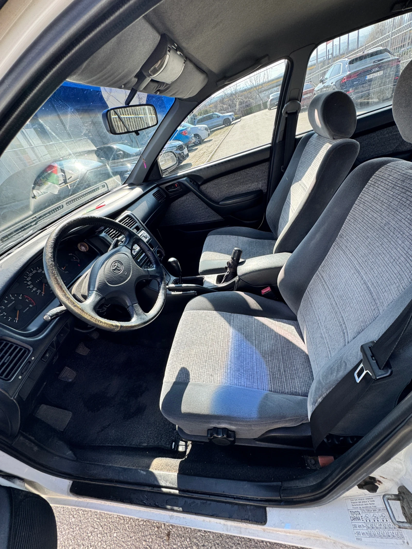 Toyota Carina, снимка 8 - Автомобили и джипове - 53841073