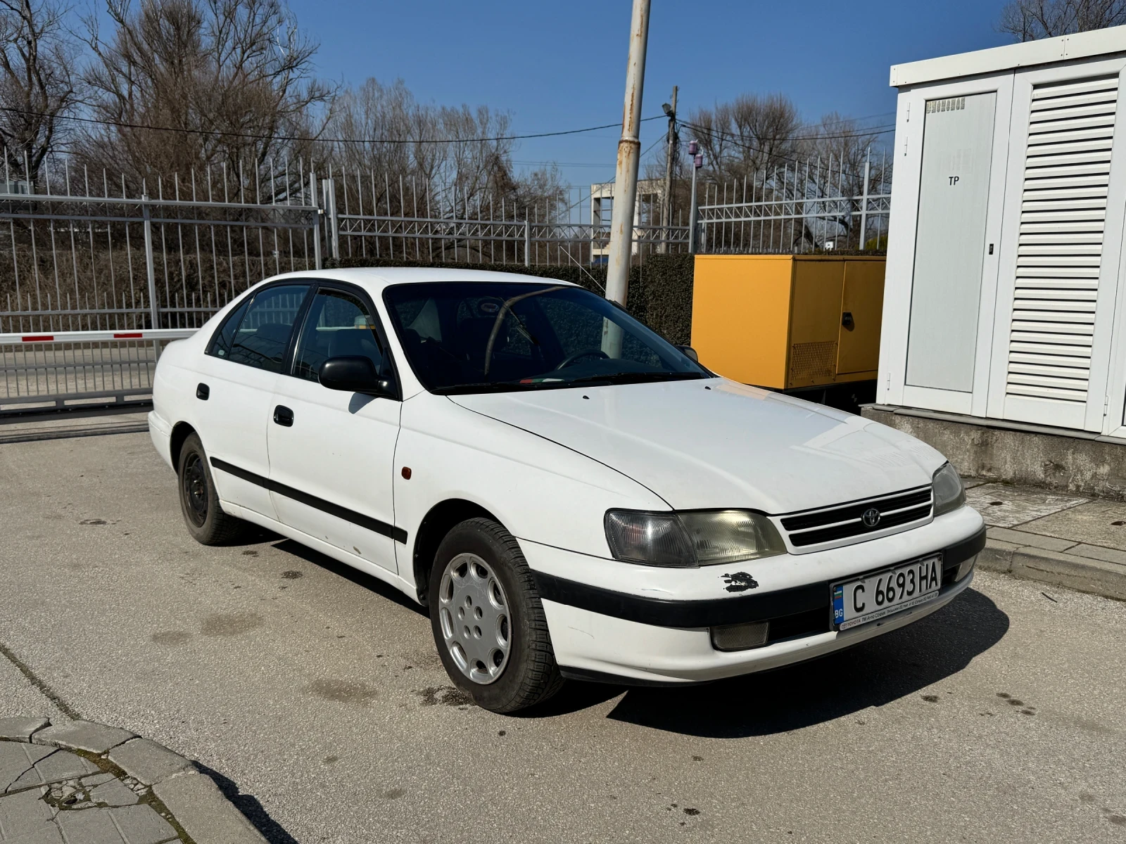 Toyota Carina, снимка 3 - Автомобили и джипове - 53841073