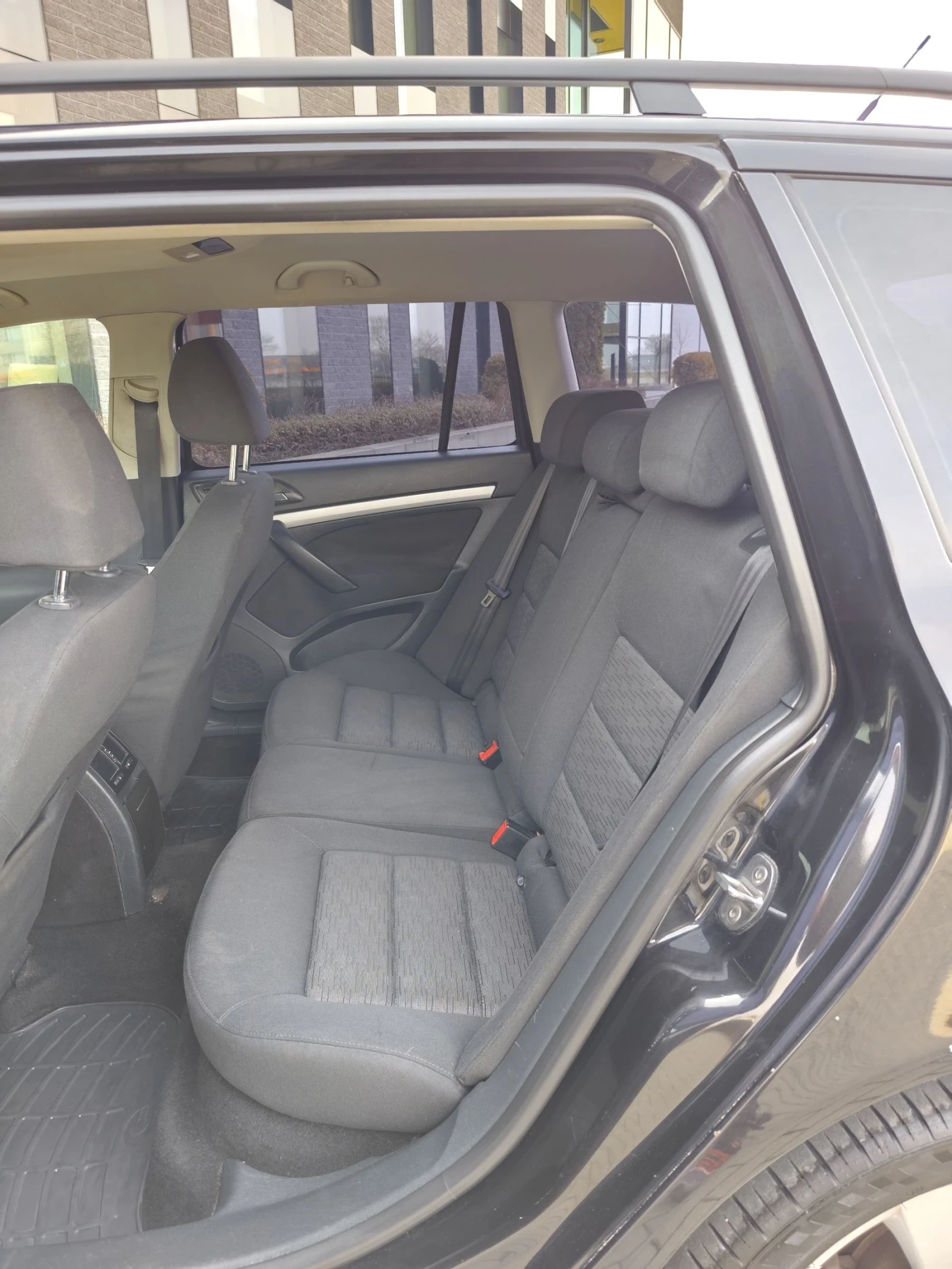 Skoda Octavia 1.6TDI DSG 2011г , снимка 12 - Автомобили и джипове - 53980653