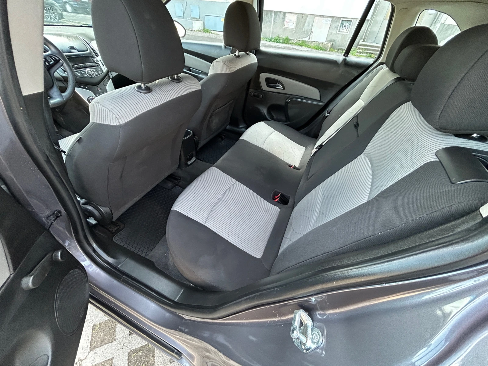 Chevrolet Cruze 1.6i-124k.c. | Mobile.bg � ����������� 11