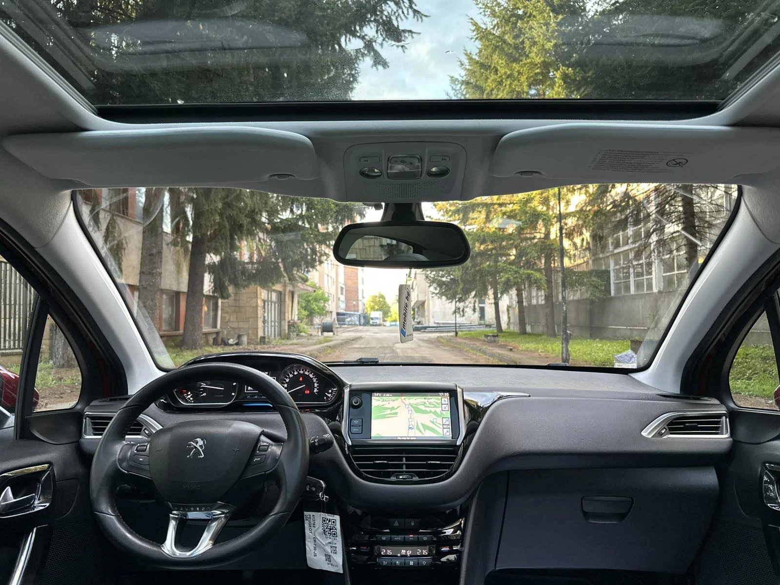 Peugeot 208, снимка 11 - Автомобили и джипове - 54584712