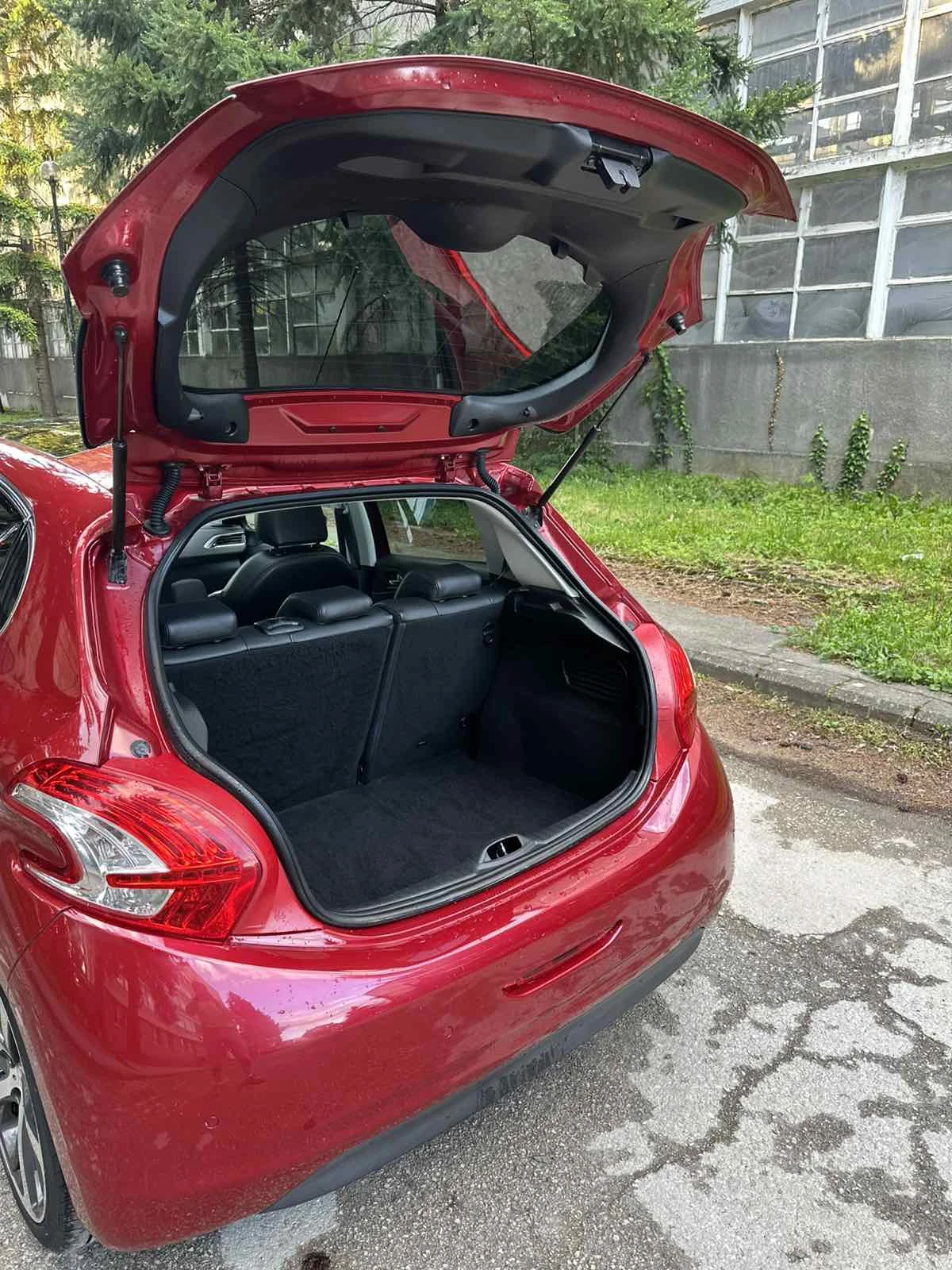 Peugeot 208, снимка 7 - Автомобили и джипове - 54584712