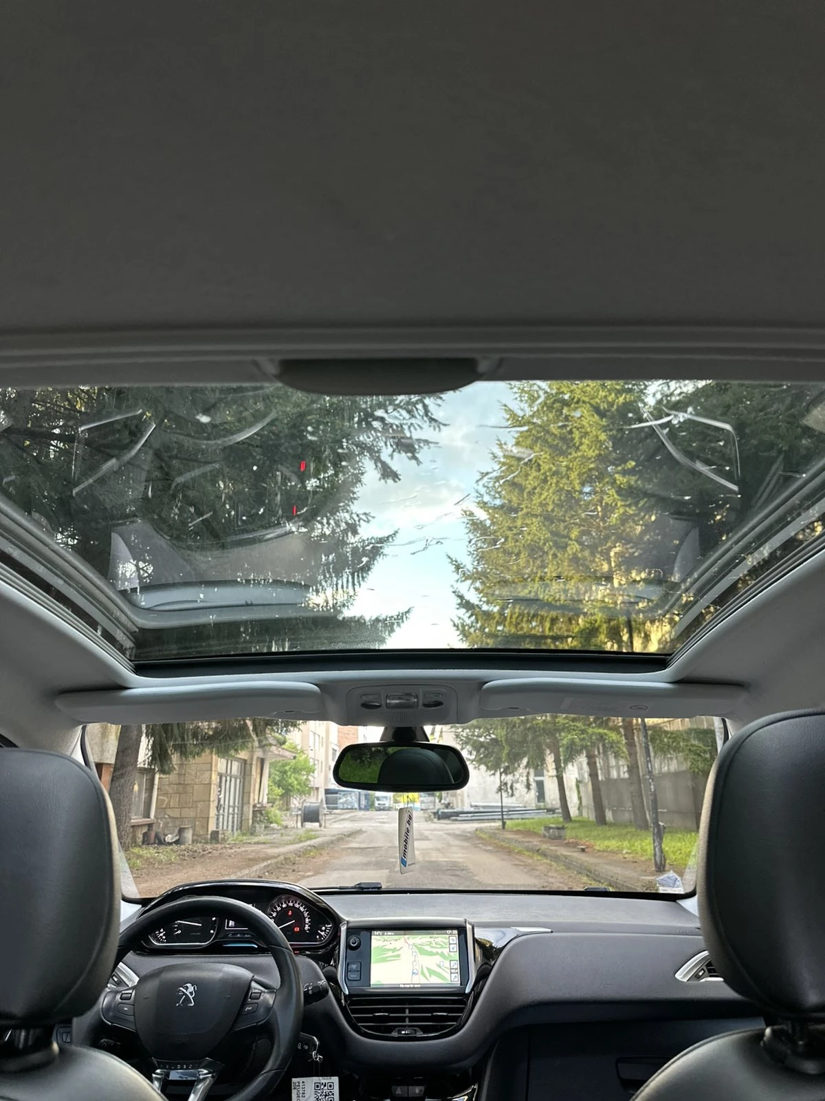 Peugeot 208, снимка 8 - Автомобили и джипове - 54584712