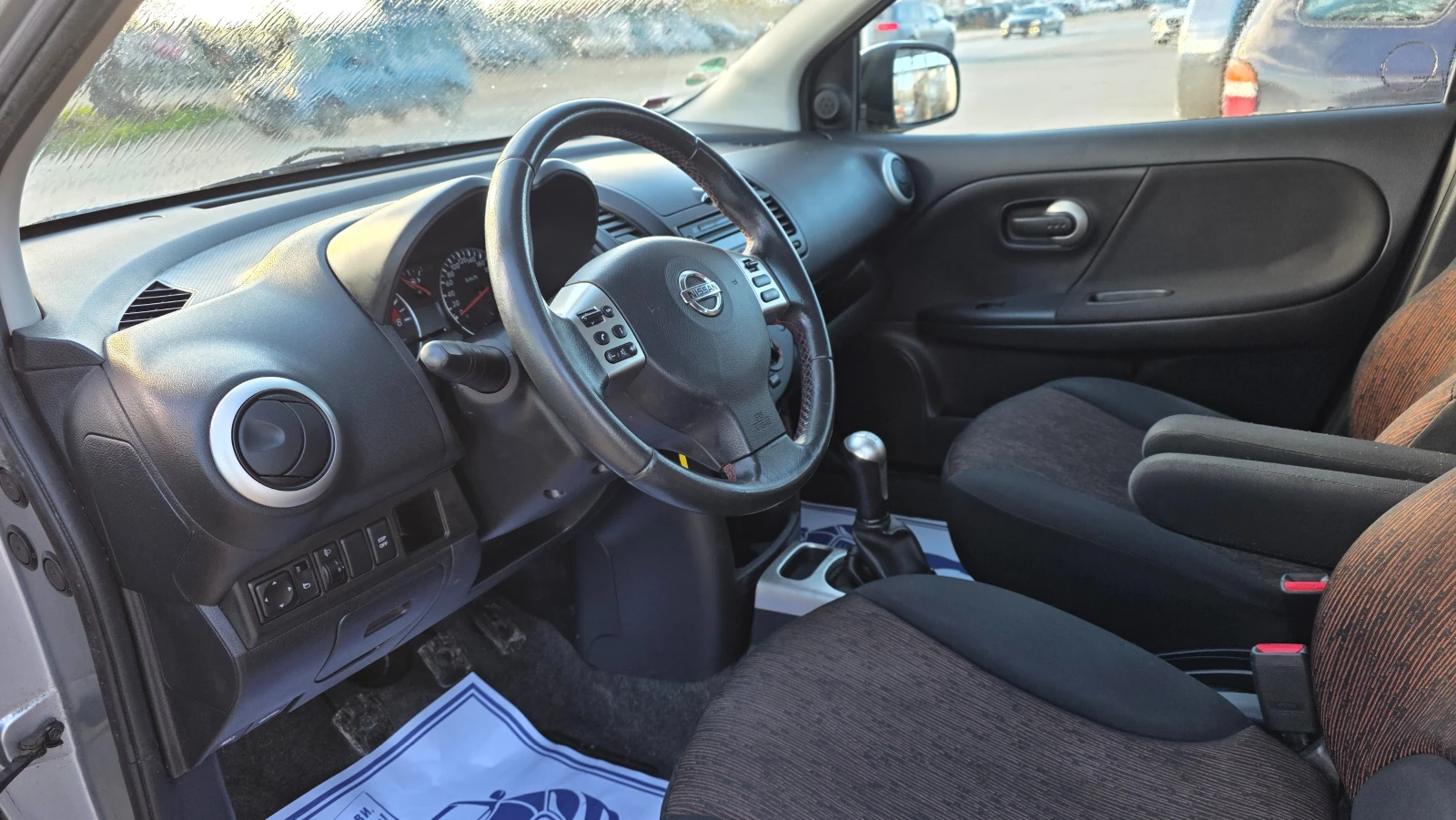 Nissan Note FACE LIFT/1.4i/88hp, снимка 7 - Автомобили и джипове - 54599052