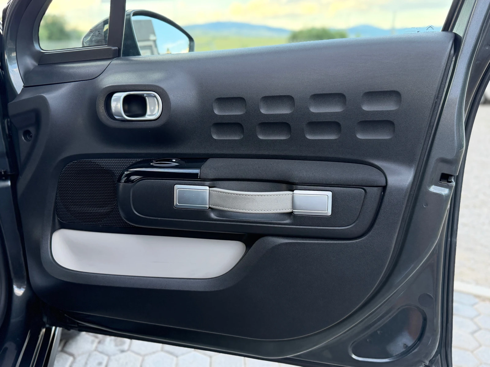 Citroen C3 * АВТОМАТИК* ИТАЛИЯ* НАВИГАЦИЯ* LED* EURO 6* , снимка 9 - Автомобили и джипове - 54931247
