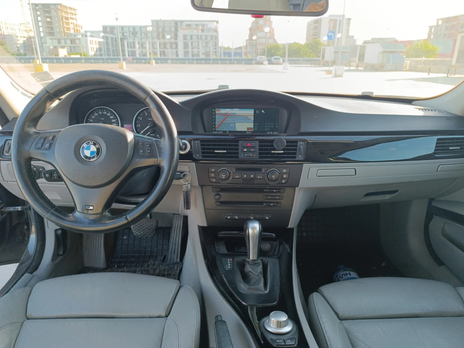 BMW 330 330 нави/газ, снимка 5 - Автомобили и джипове - 55027230