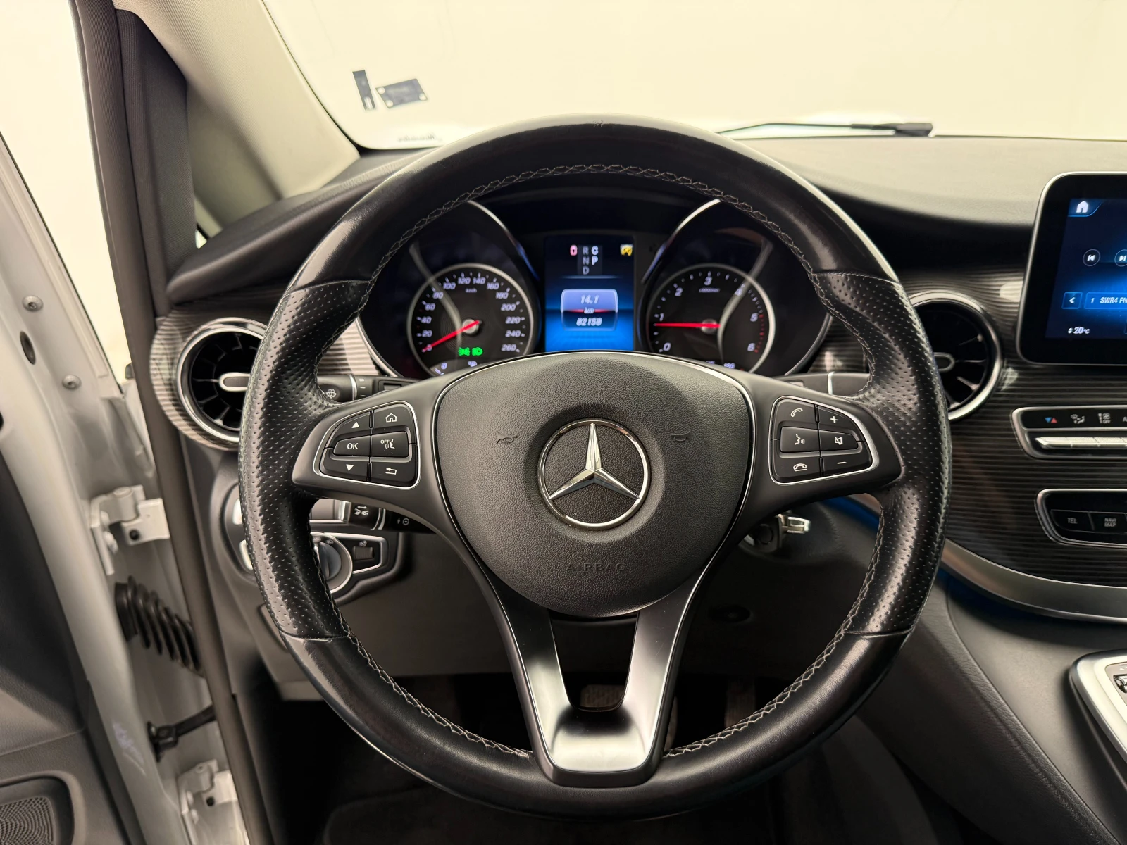 Mercedes-Benz V 300, снимка 9 - Автомобили и джипове - 56359097