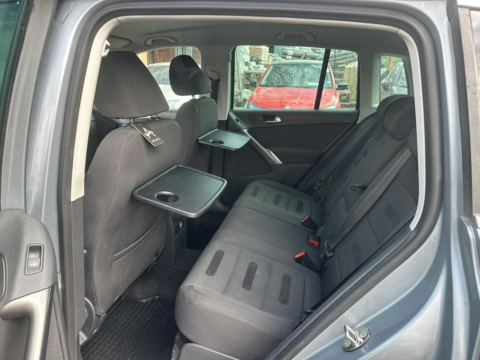 VW Tiguan 2.0TDI 4Motion Oбслужен, снимка 10 - Автомобили и джипове - 53994013