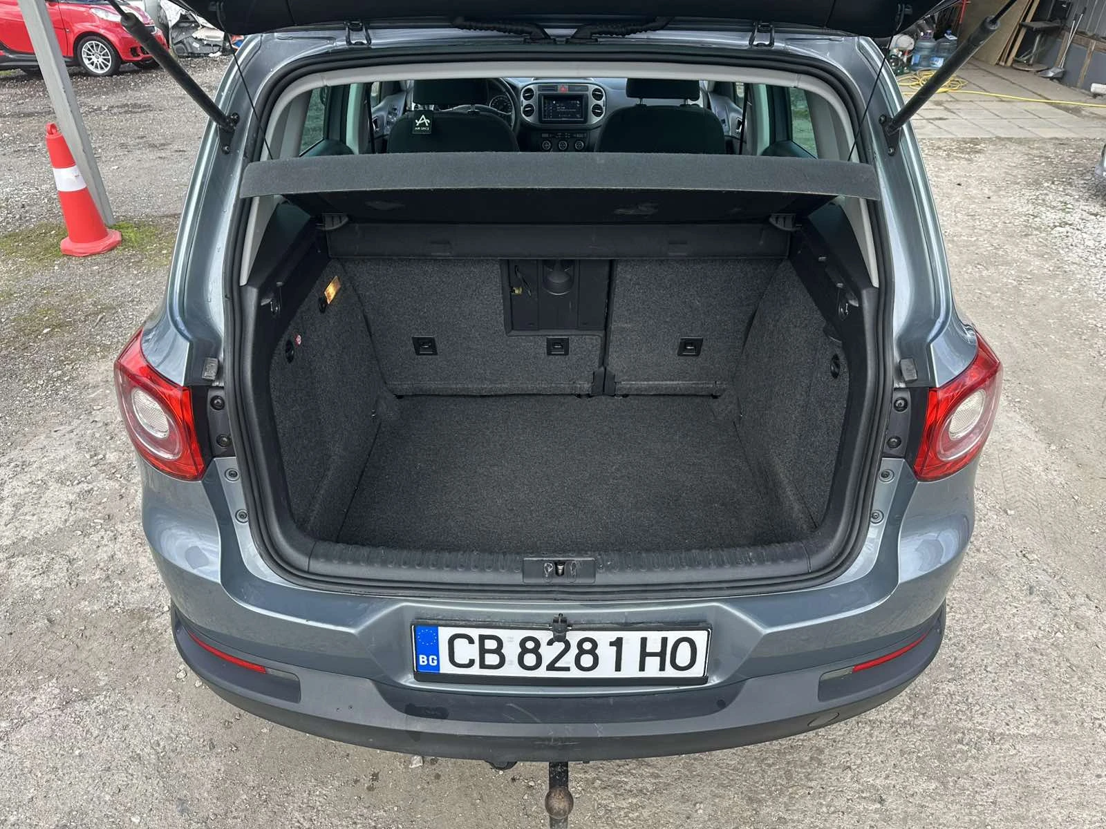 VW Tiguan 2.0TDI 4Motion Oбслужен, снимка 16 - Автомобили и джипове - 53994013