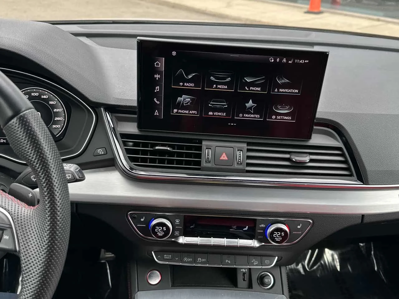 Audi SQ5 * Progressiv * DISTRONIC* PANORAMA* KEYLESS* , снимка 9 - Автомобили и джипове - 54011081