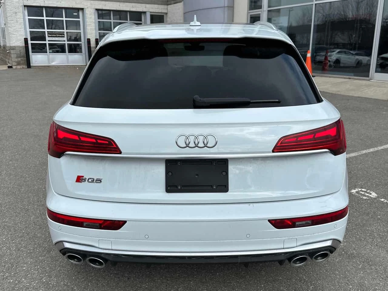 Audi SQ5 * Progressiv * DISTRONIC* PANORAMA* KEYLESS* , снимка 4 - Автомобили и джипове - 54011081