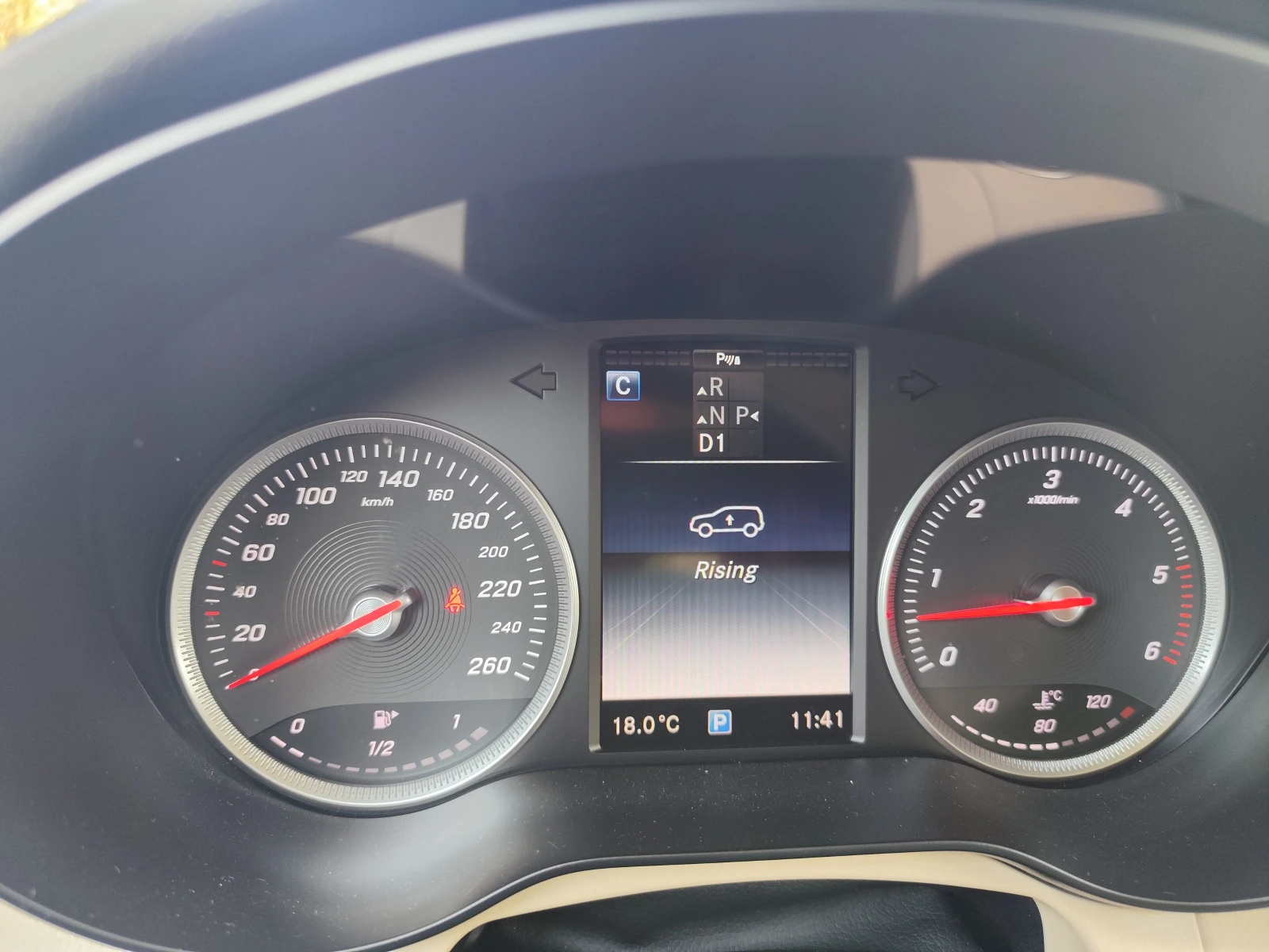 Mercedes-Benz GLC 350 AIRMATIC| 147к KM| Silver Star| Android Auto| V6, снимка 14 - Автомобили и джипове - 54237057