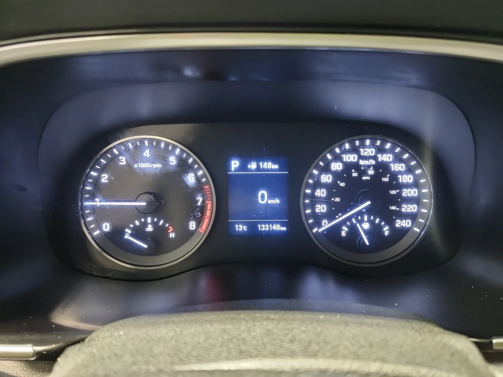 Hyundai Tucson PREFERRED AWD* ПОДГРЕВ* КАМЕРА* ПАНОРАМА* М.ТОЧКА*, снимка 9 - Автомобили и джипове - 54433372