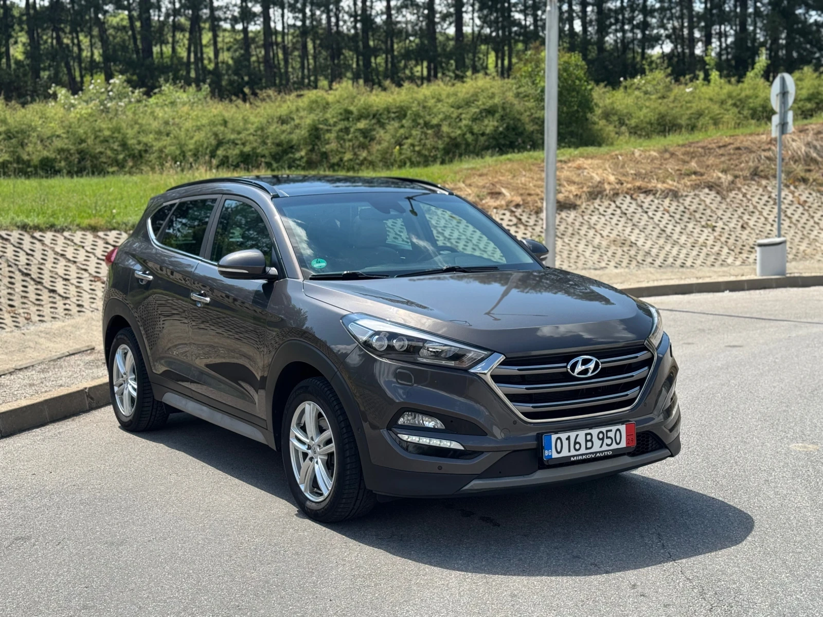 Hyundai Tucson Бензин-Автомат/177к.с/ПЪЛНА СЕРВИЗНА ИСТОРИЯ/НОВА
