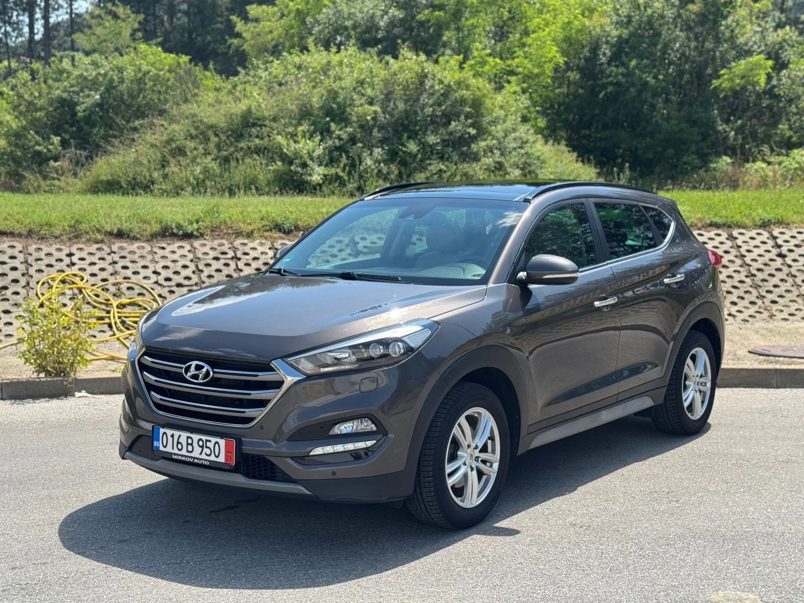 Hyundai Tucson Бензин-Автомат/177к.с/ПЪЛНА СЕРВИЗНА ИСТОРИЯ/НОВА, снимка 2 - Автомобили и джипове - 54800685