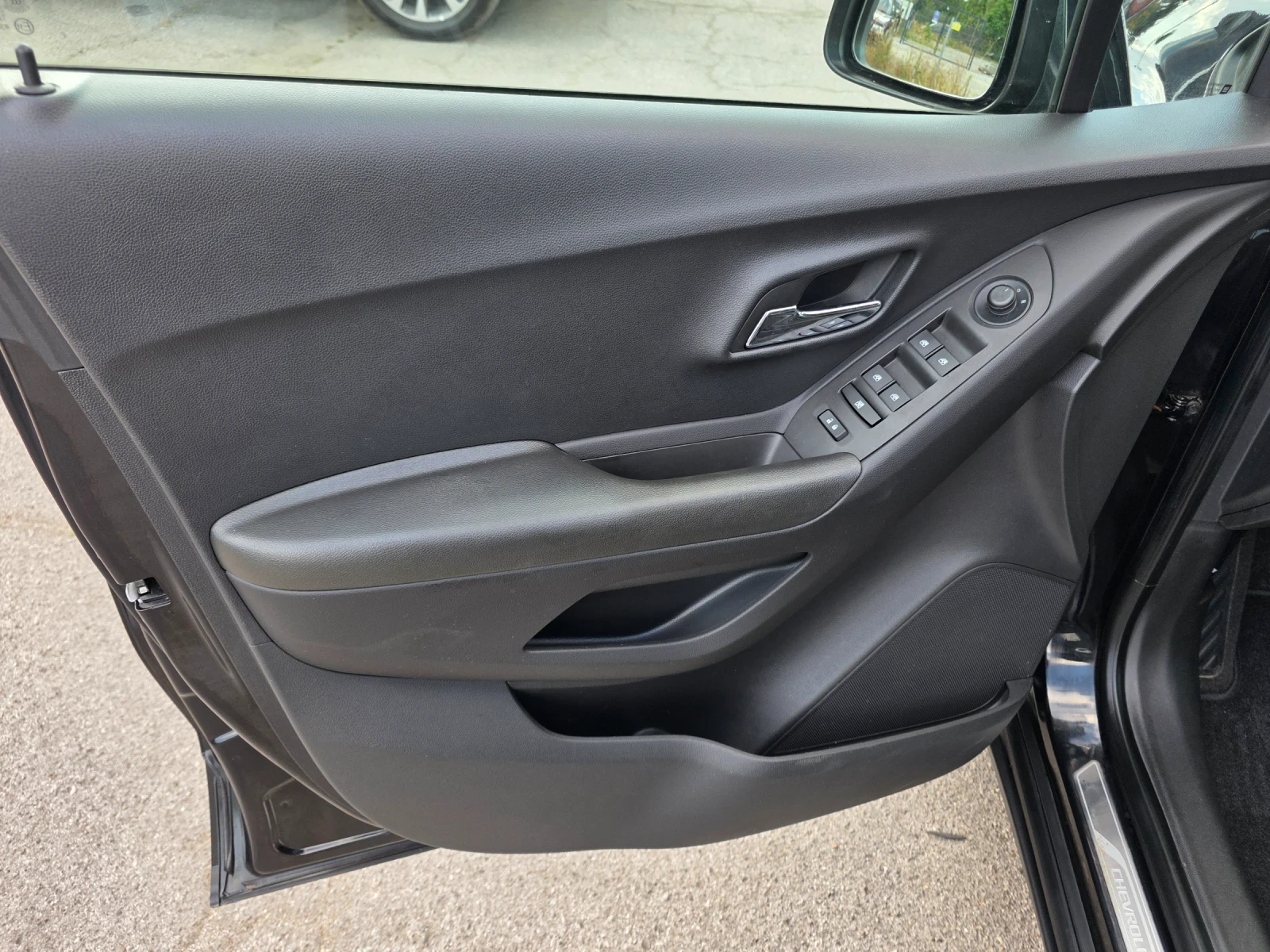 Chevrolet Trax 1.7 D 131k.c EURO 5B UNIKAT , снимка 9 - Автомобили и джипове - 55957334