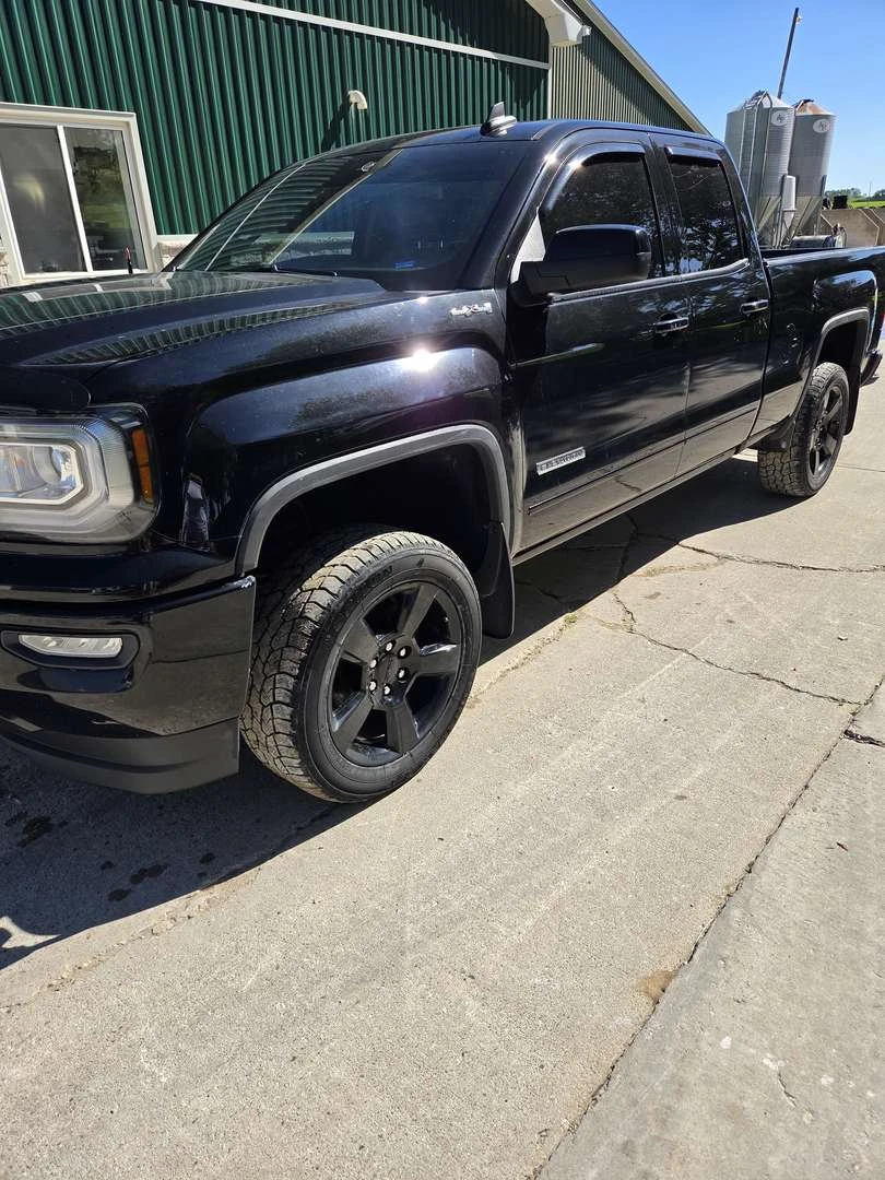 Gmc Sierra, снимка 2 - Автомобили и джипове - 56021111