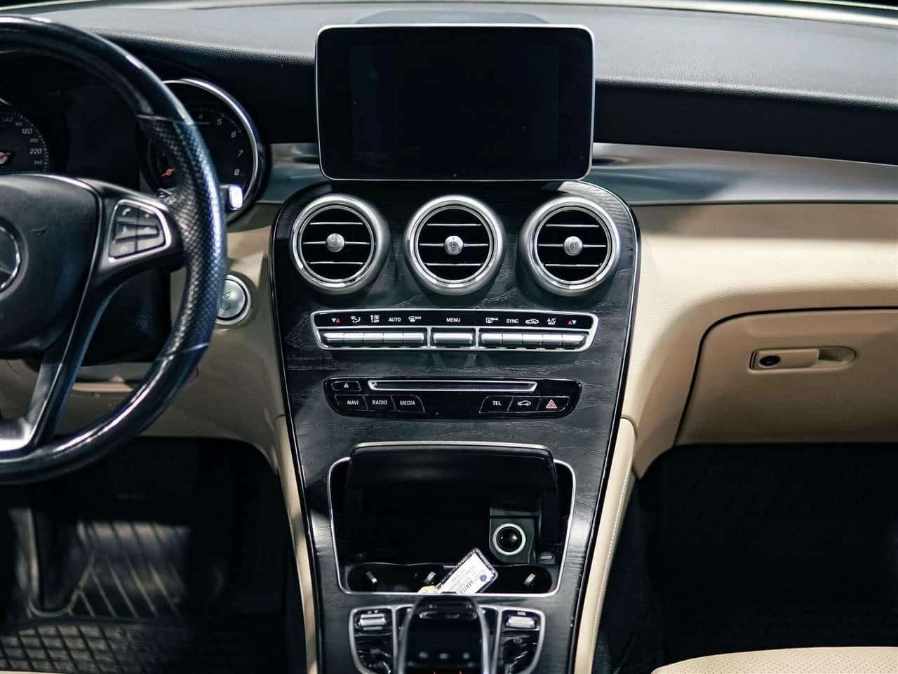 Mercedes-Benz GLC 300 4MATIC | AMG | NAV | PANO | LTHR | NO ACCIDE | Mobile.bg � ����������� 7