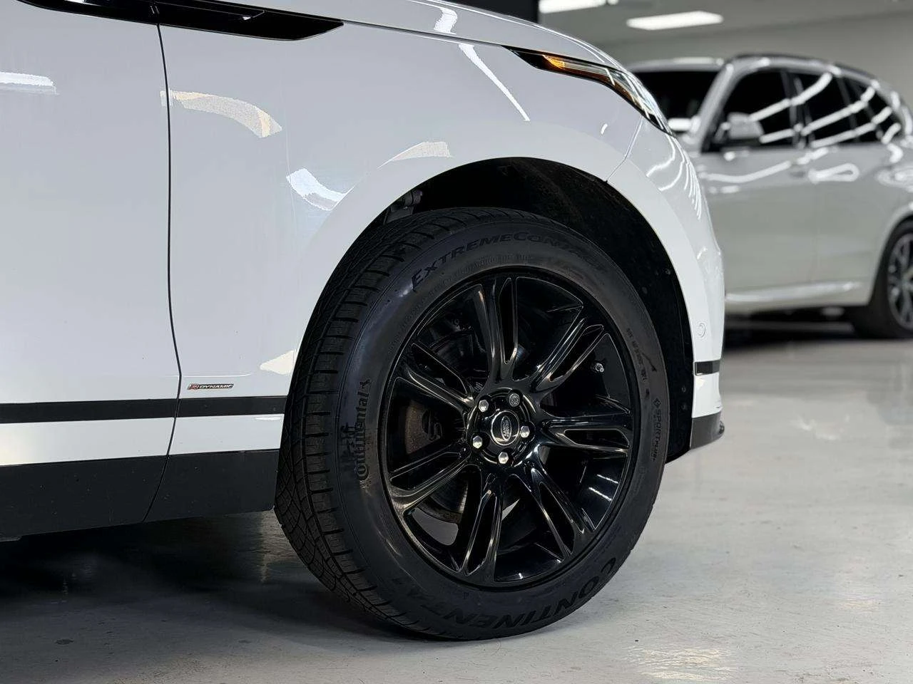 Land Rover Range Rover Velar R-DYNAMIC| P180D| NAV| BACKUP| BSM| LDW| PANO| CAR | Mobile.bg � ����������� 3