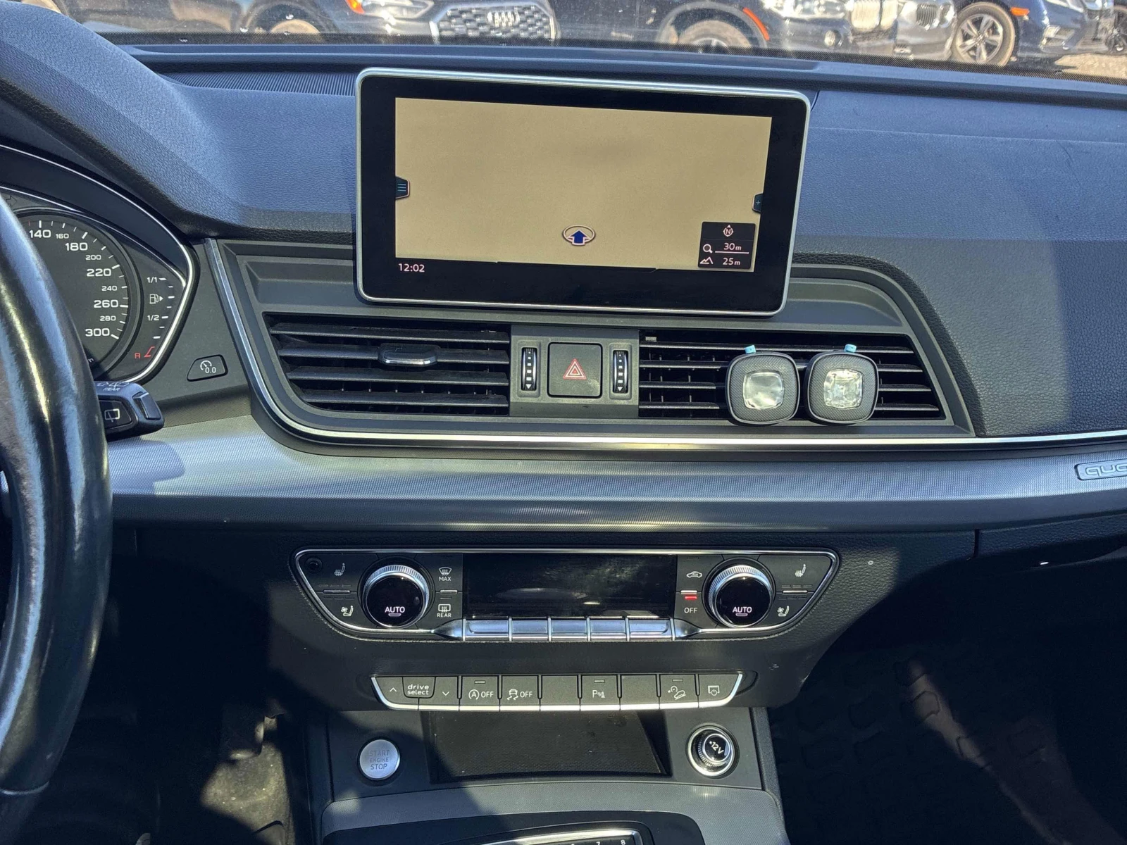 Audi Q5 Progressiv * АвтоКредит * (ЦЕНА ДО БГ), снимка 11 - Автомобили и джипове - 56721650
