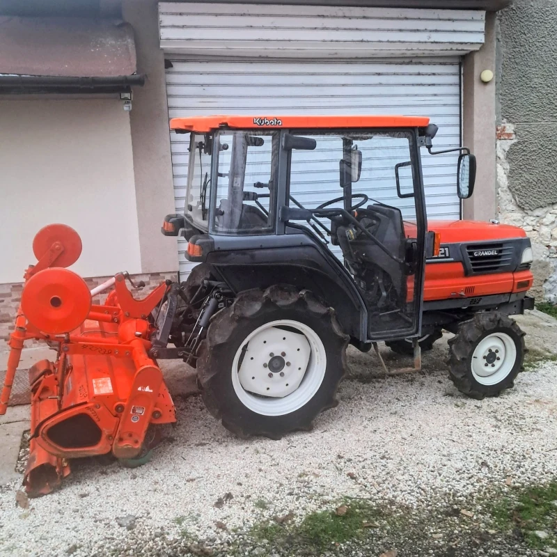 Трактор Kubota GL221 с фреза плуг и косачка , снимка 4 - Селскостопанска техника - 53420934