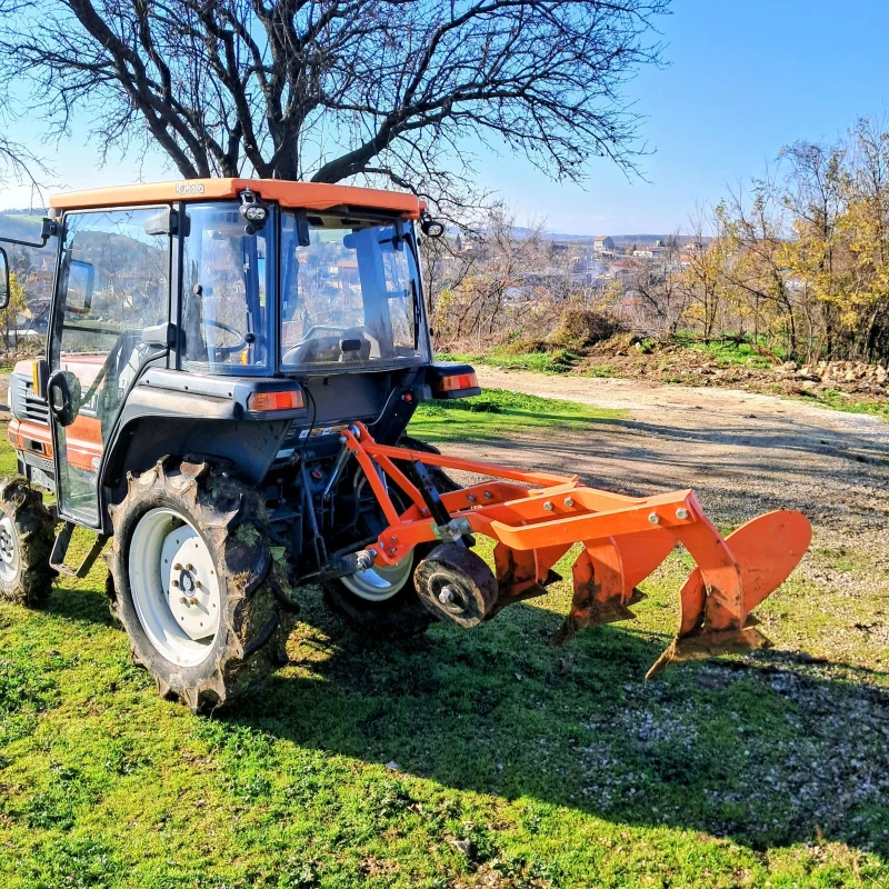 Трактор Kubota GL221 с фреза плуг и косачка , снимка 11 - Селскостопанска техника - 53420934
