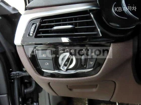 BMW 520 * ДИСТРОНИК * ОБДУХВАНЕ * ХЕД ЪП * АМБИЕНТНО * 360, снимка 11