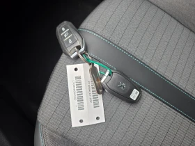 Peugeot 208 1.2i-AUTOMAT-8ск., снимка 16