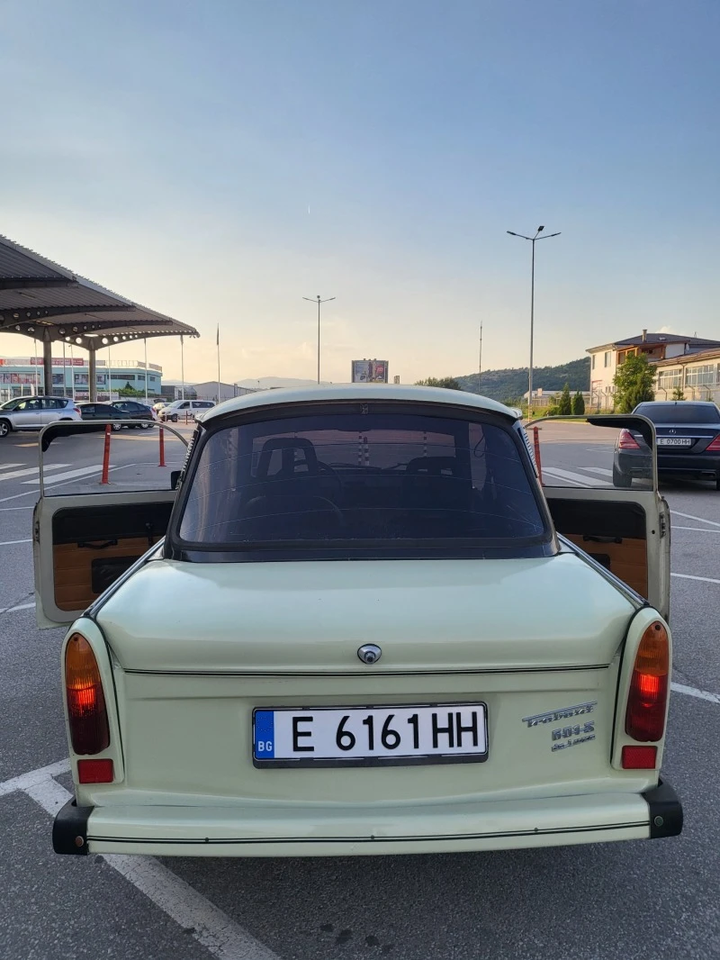 Trabant 601 Гаражен! Перфектен! Уникат!, снимка 6 - Автомобили и джипове - 48333237