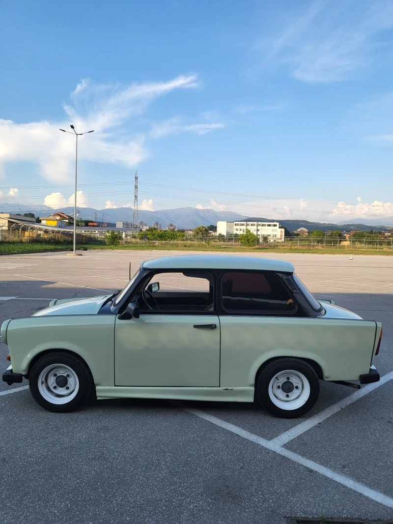 Trabant 601 Гаражен! Перфектен! Уникат!, снимка 8 - Автомобили и джипове - 48333237