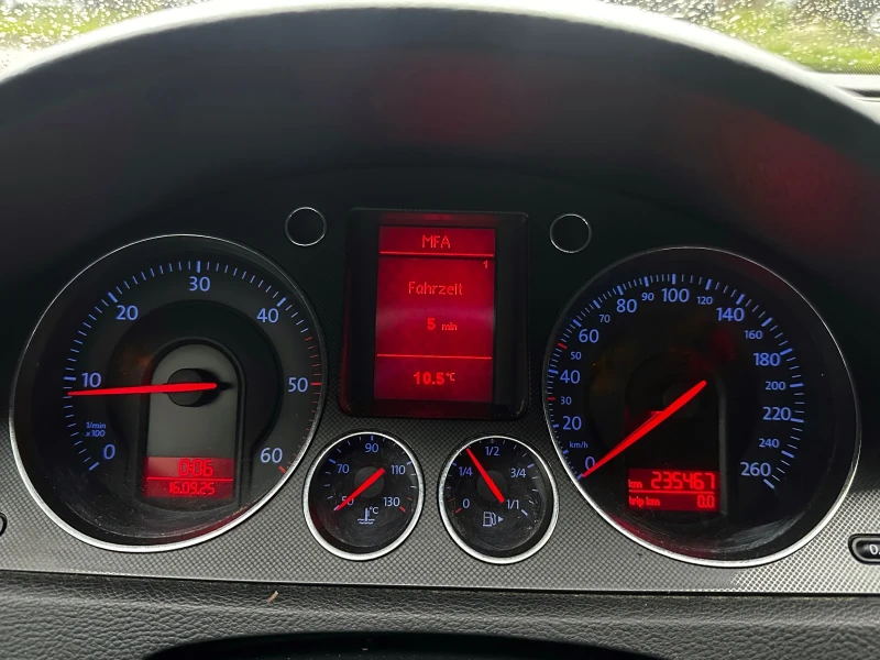 VW Passat 1.9TDi/ КЛИМАТРОНИК, снимка 7 - Автомобили и джипове - 52474450