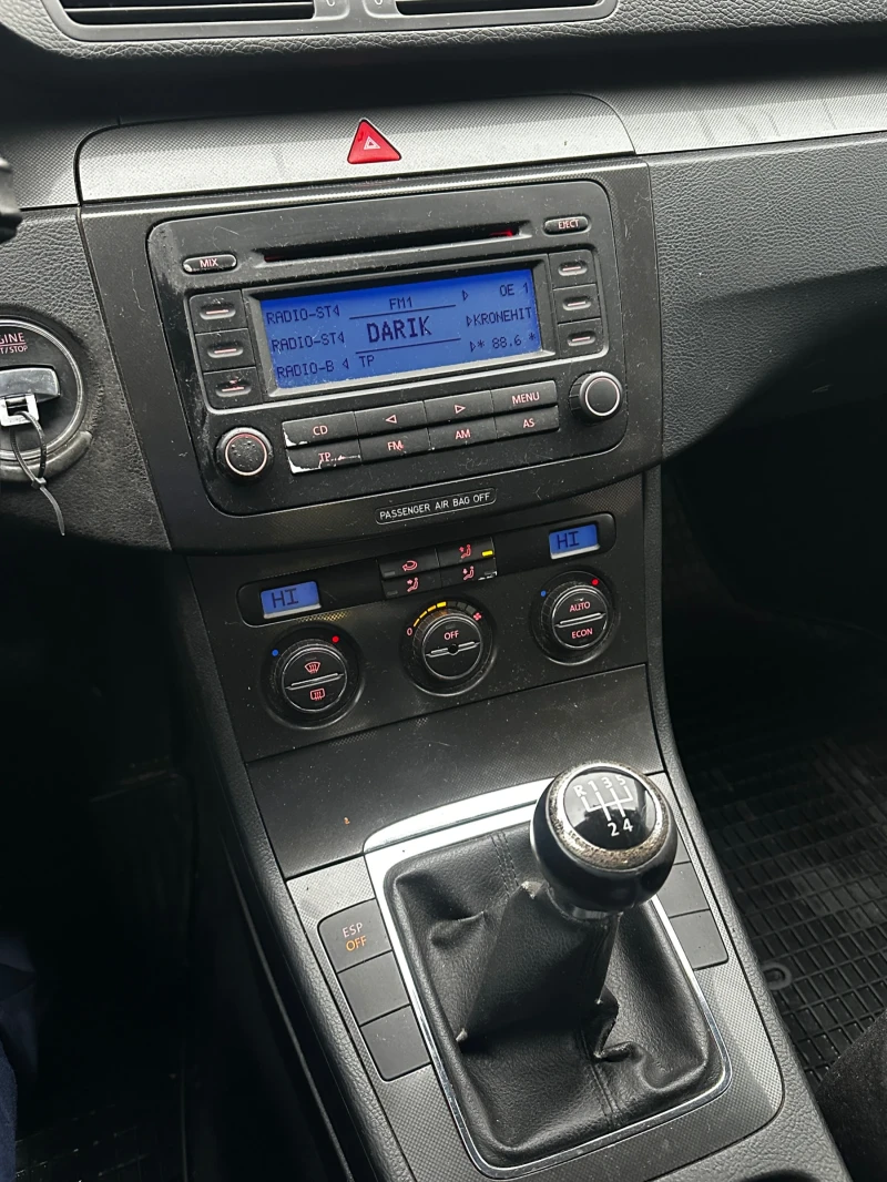 VW Passat 1.9TDi/ КЛИМАТРОНИК, снимка 8 - Автомобили и джипове - 52474450