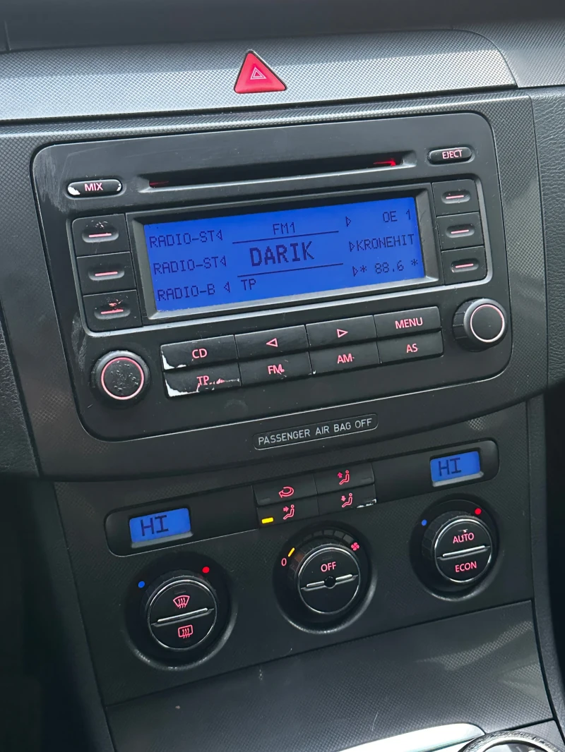 VW Passat 1.9TDi/ КЛИМАТРОНИК, снимка 8 - Автомобили и джипове - 52474450