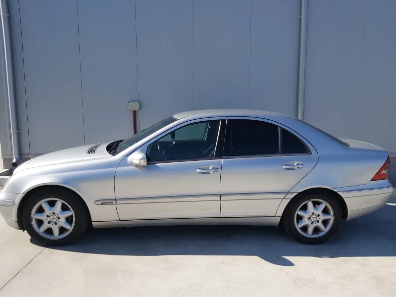 Mercedes-Benz C 220, снимка 7 - Автомобили и джипове - 52966606