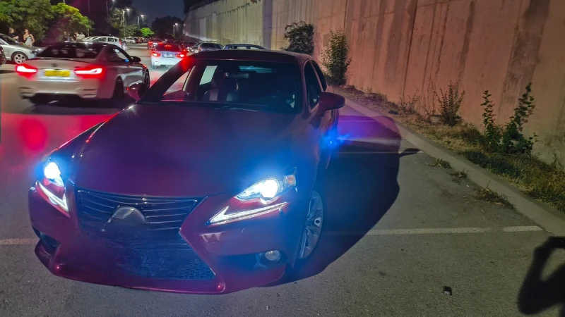 Lexus IS 300, снимка 2 - Автомобили и джипове - 53137807