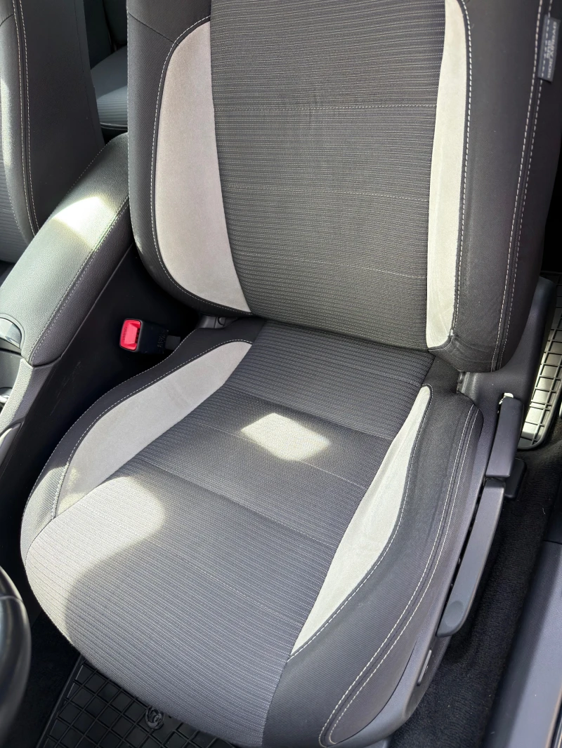 Toyota Avensis Executive 2.0 D-4D, снимка 11 - Автомобили и джипове - 53593281