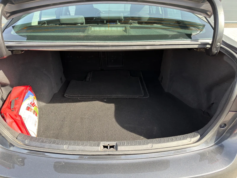 Toyota Avensis Executive 2.0 D-4D, снимка 12 - Автомобили и джипове - 53593281