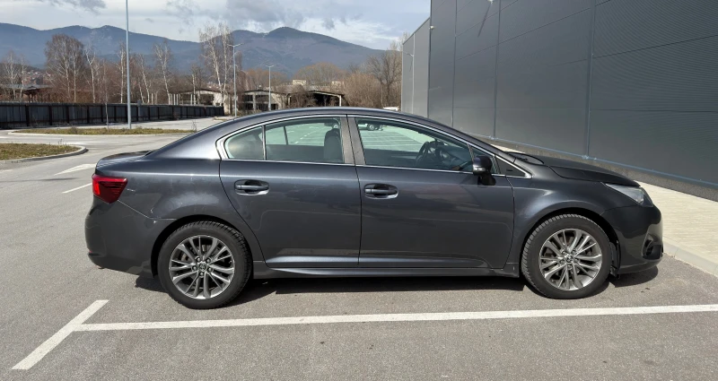 Toyota Avensis Executive 2.0 D-4D, снимка 3 - Автомобили и джипове - 53593281