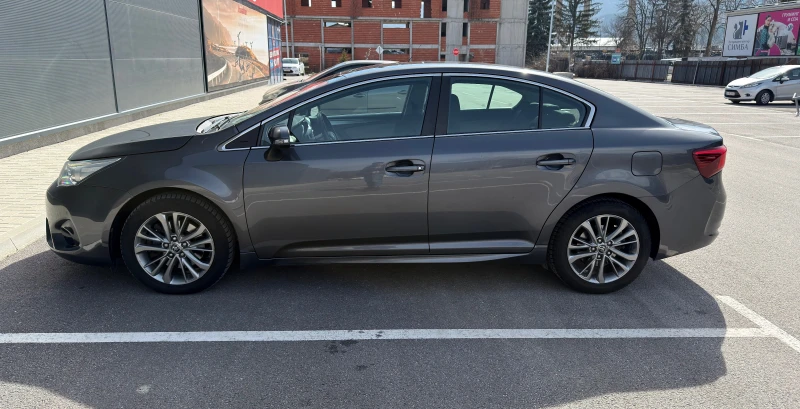 Toyota Avensis Executive 2.0 D-4D, снимка 4 - Автомобили и джипове - 53593281