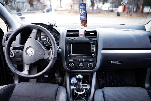 VW Golf 2.0TDI , снимка 6 - Автомобили и джипове - 53242225