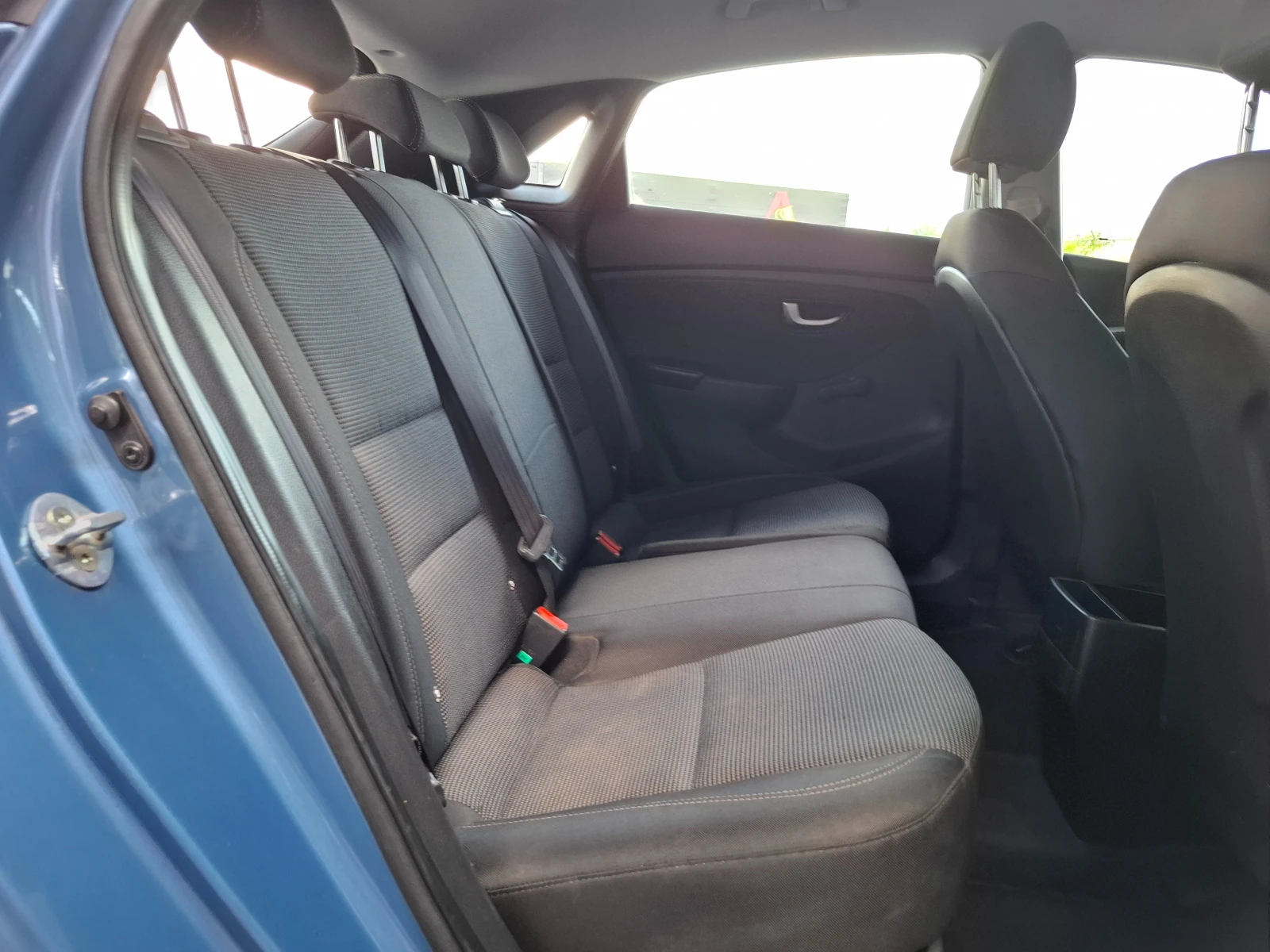 Hyundai I30 1.6 CRDi* FaceLift* LED* EURO6 - изображение 9