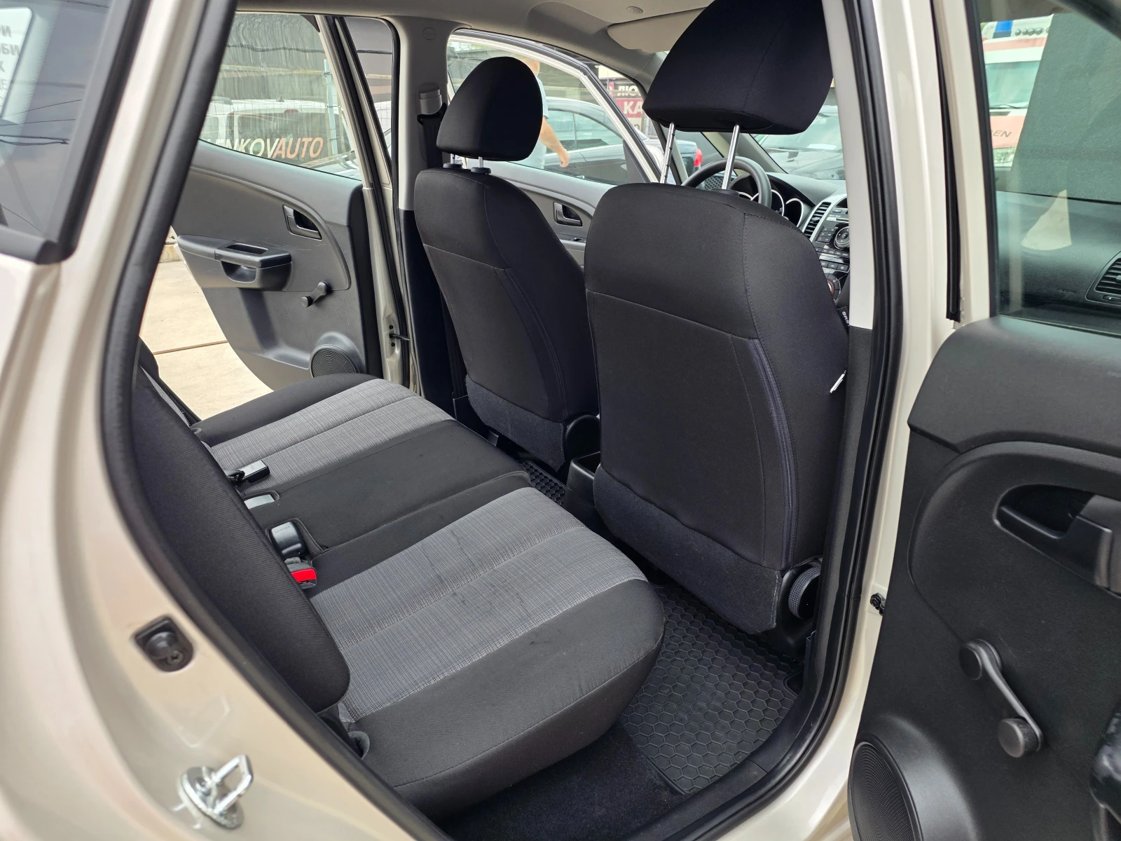 Kia Venga 1.4I-90к.с EURO 5b КЛИМАТИК-ШВЕЙЦАРИЯ | Mobile.bg — изображение 14