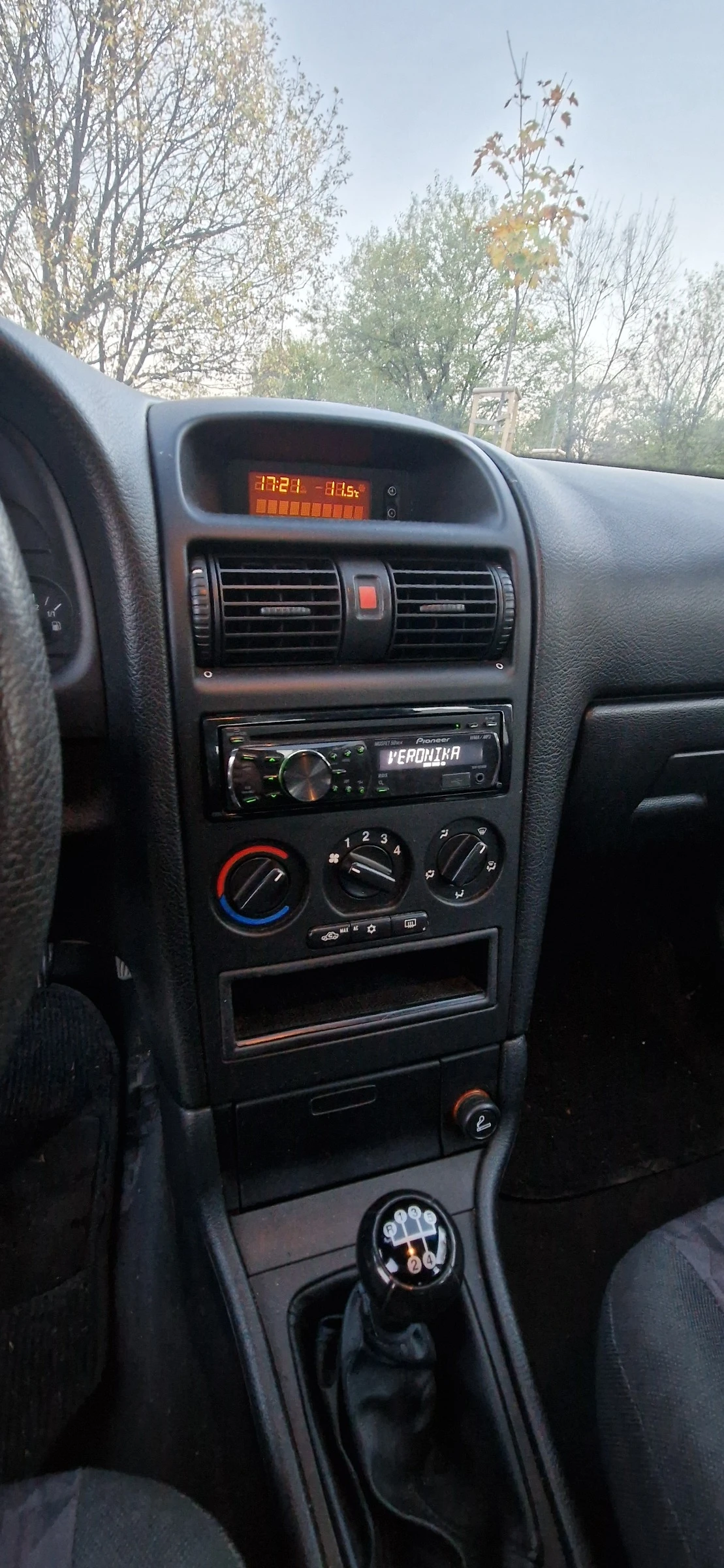 Opel Astra 1.6 - изображение 8